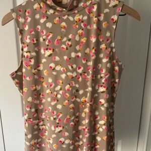 Isaac Mizarahi. Sleeveless Women's Top in Taupe with Pink & White Print